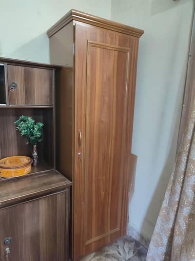 2 wardrobes and 1 computer desk for sale
