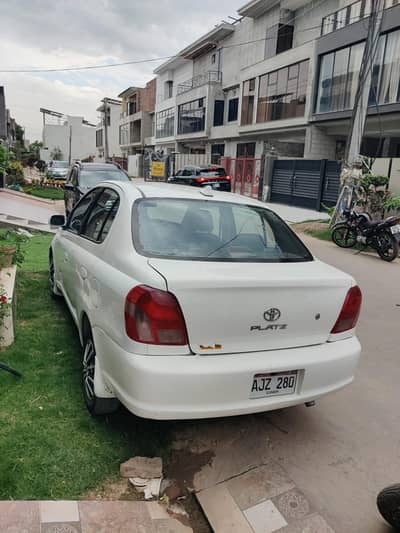 bohat achi gari hain famy use hain