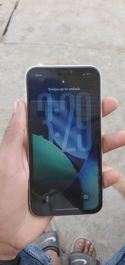 iPhone 11 128 GB Total genuine  Sim Time Available