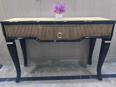 Wooden Console Table with Drawer – Stylish & Strong