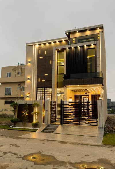 5 Marla Brand New Modern House For Sale Prime Location In Central Park, Lahore