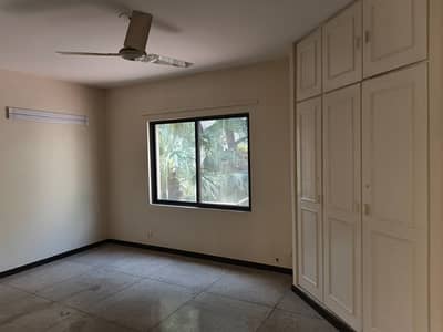 SMALL FAMILY ,6 Marla Second Portion For Rent PAF Offcer Colony New Old Offcer Colony CMA Sadar Cantt Tajpur Canal Road Lahore Lahore