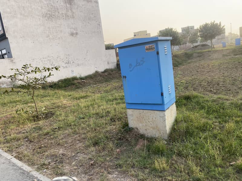 8 marla plot corner 4