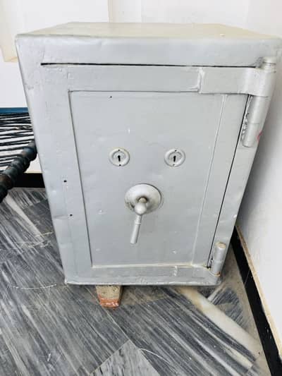 Metal Money Safe Industrial Commercial Used