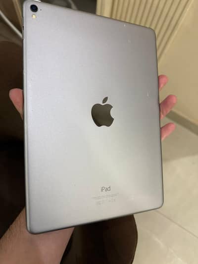 Apple iPad Pro 9.7 | 32GB |  Excellent Condition | Best for Students