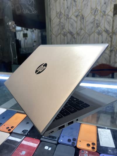 HP ryzen 5 (32gb 256gb)