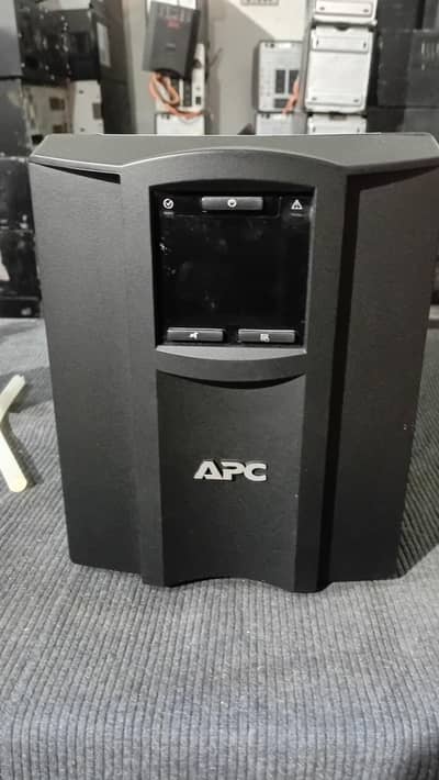 SMC smart ups 2200va  box pack condtion with high afficenci