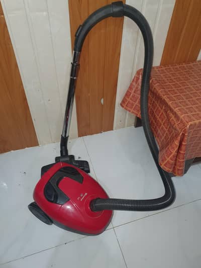 Dawlance DWVC 770 Vacuum Cleaner (Red)