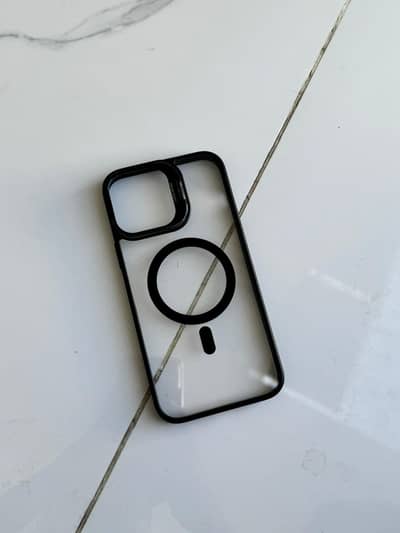 black Iphone 13 Pro Max cover