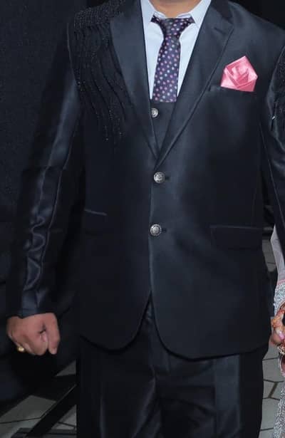 Elegant 3-Piece Pent Coat for Sale - Excellent Condition