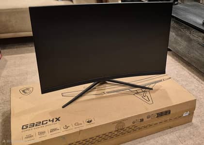 Curved gaming monitor 31.5"