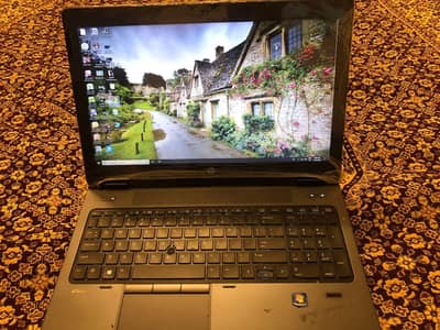 HP laptop 10 10 condition 2 GB GRAPHIC card