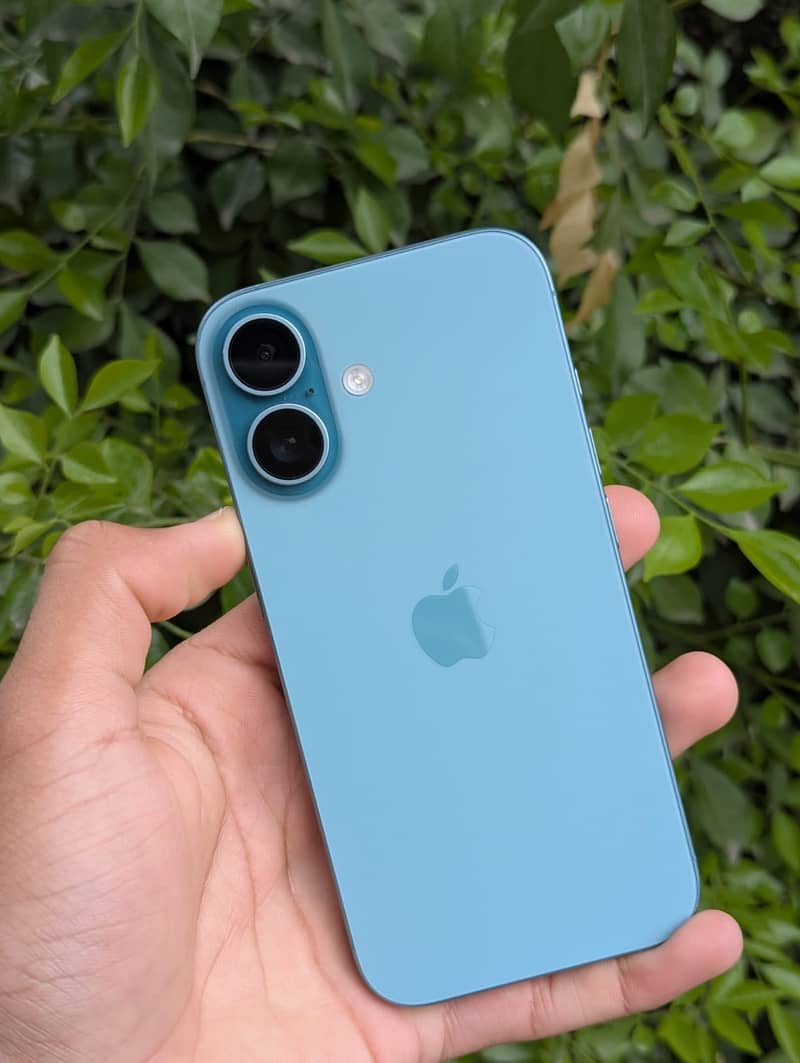 iPhone 16 6