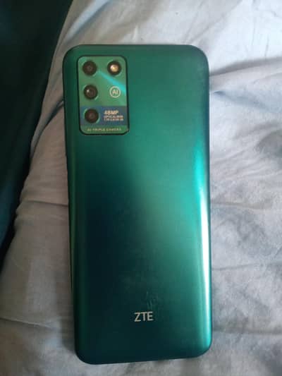 ZTE blade v30