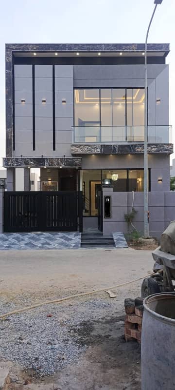 05 Marla Modern House Available For Rent In DHA 9 Town Lahore