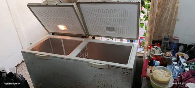 Dawlance Deep Freezer Full Size. Running