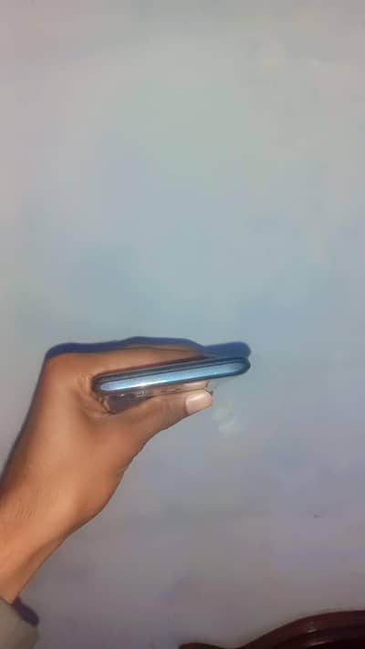 paiso ki zrort h islye sale kra bht acha mobil h