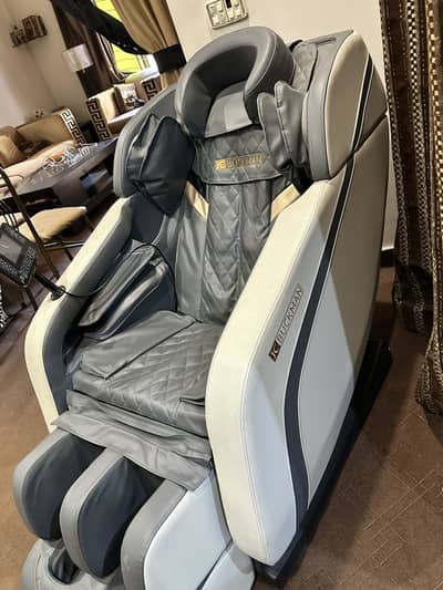 JC BUCKMAN MASSAGE CHAIR