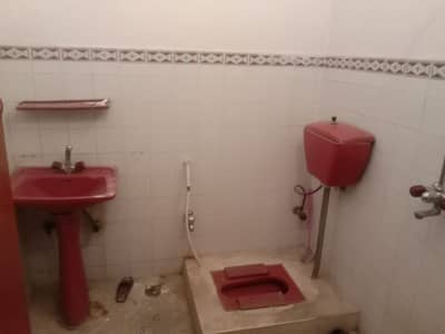 10 Marla Upper Portion Available For Rent In Mustafa Town