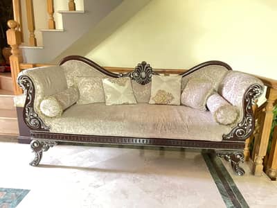 dewan/sofa hard wood