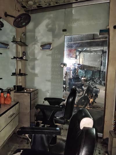  3 Men's Salon Chairs for Sale – Good Condition 