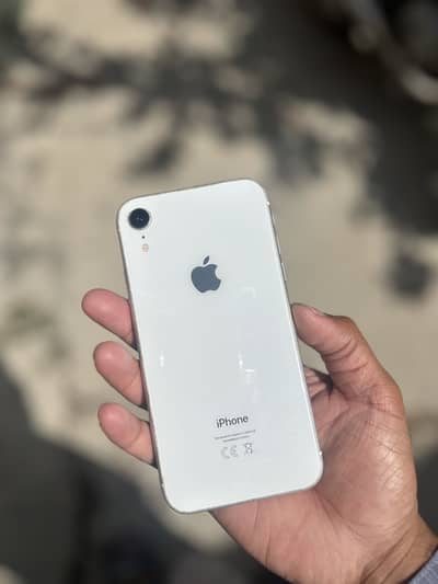 iPhone xr white color