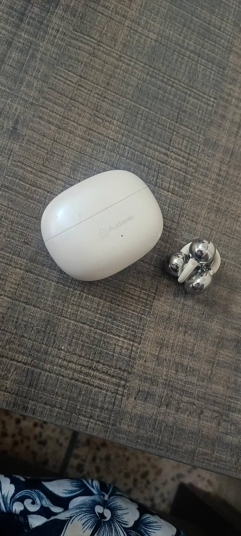 Audionic Aircuff Wireless Earbuds 1