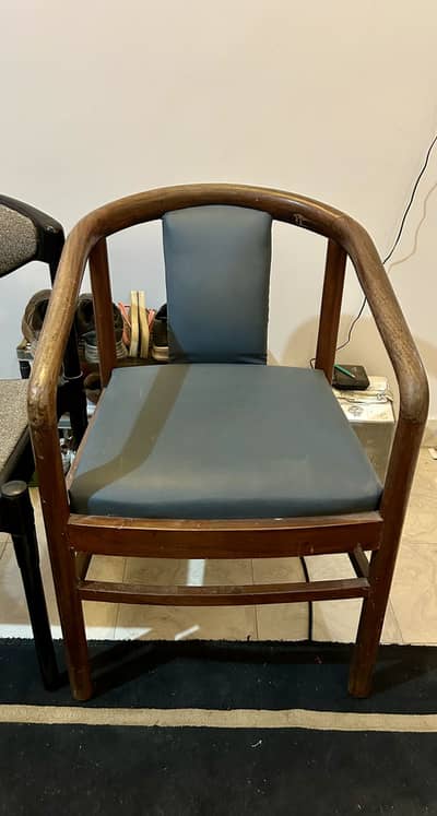 4 Elegant Wooden Office Chairs