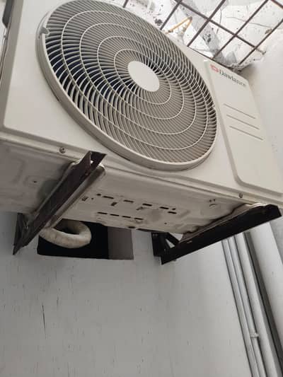 Dawlance Invertor Split 1 Ton AC for Sale , almost brand new