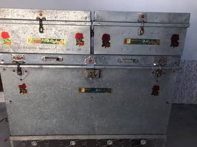 پیٹیاں 2 ٹرنک 1 ڈرم آٹے والا2