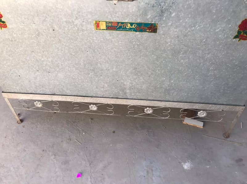 پیٹیاں 2 ٹرنک 1 ڈرم آٹے والا2 4