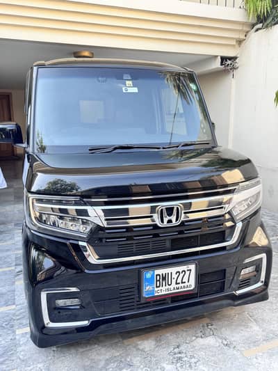 Honda NBox top of line