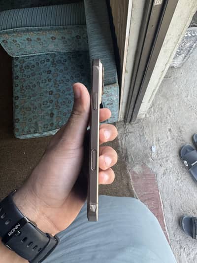 I phone 16 pro max jv 256gb with box 10/10 condition