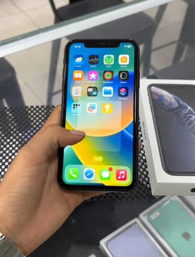 i phone xr NON PTA 128 GB