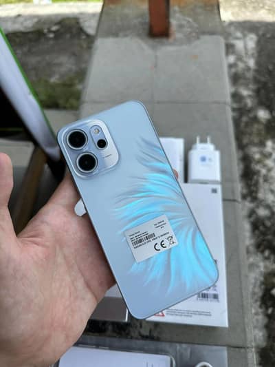 Oppo Reno 14F 5G.   256GB - 8GB RAM