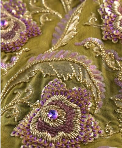 زری اور زردوزی کے ماہر کاریگر درکار ہیں