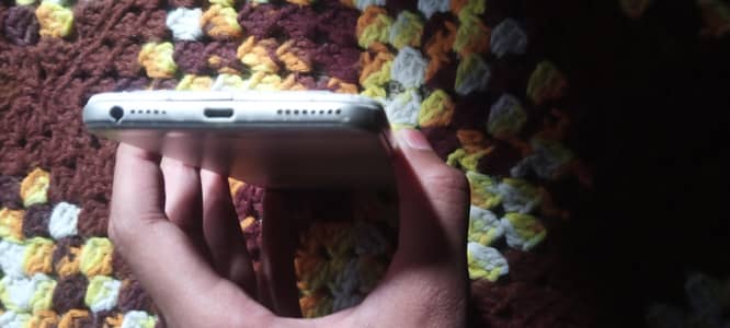 Oppo F1s 4/64 (exchange Possible)