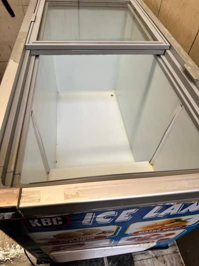 Caravell Ice cream freezer