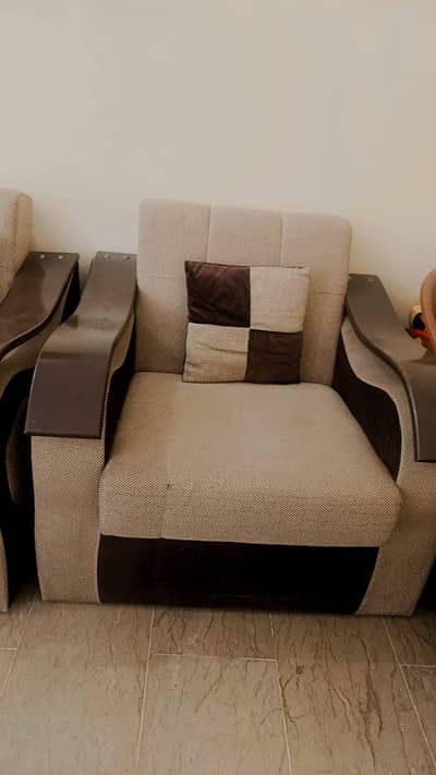 Widespace 5 seater sofa set in excellent condition.