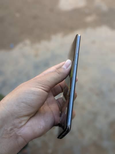 sharp aquas zero 2. / 8 gb ram 256 gb memory