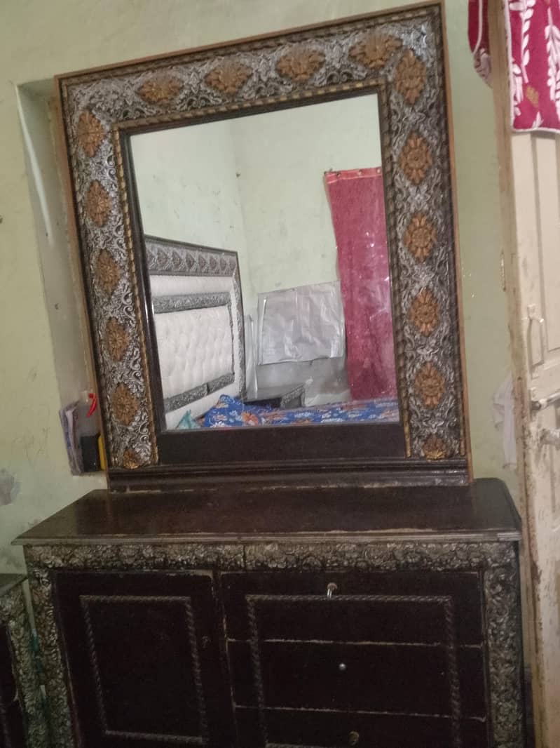 Bed shokes dressing 1