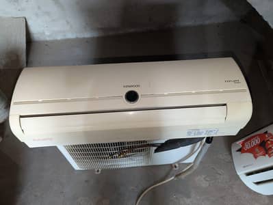Kenwood 1.5 ton new condition Ac