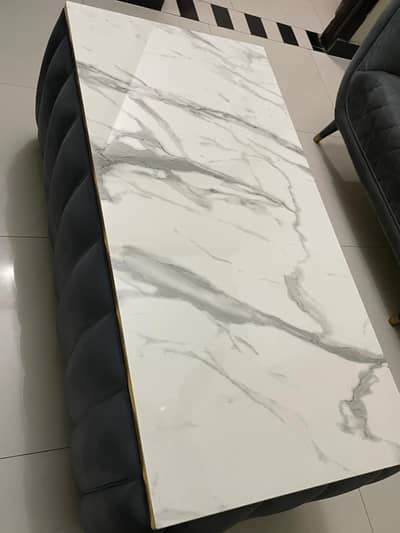 Selling 3 2 1 sofa set with table