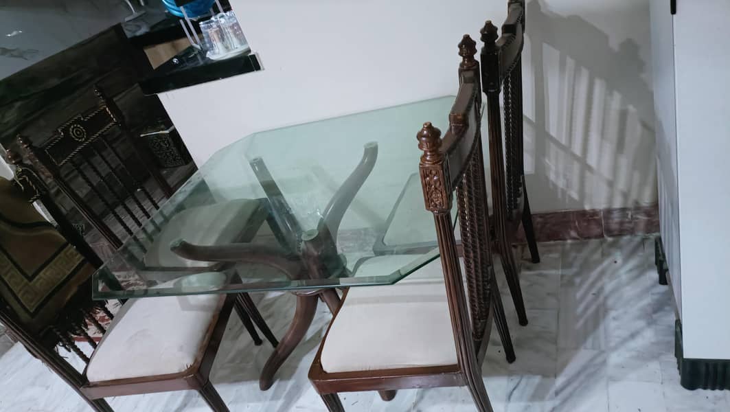 Dining Table 0