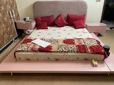 Bed with side tables dressing