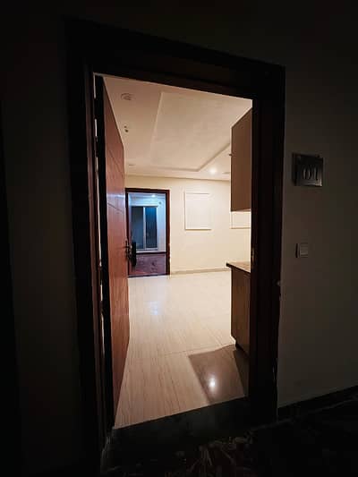 1 BED NON FURNISHED FOR SALE IN GULBERG HEIGHTS GULBERG GREENS ISLAMABAD.