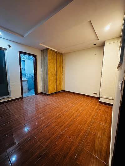 1 BED NON FURNISHED FOR SALE IN GULBERG HEIGHTS GULBERG GREENS ISLAMABAD.