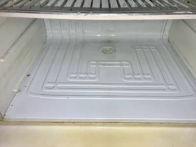 Dawlance Fridge GAS nhi hai es mein  read deatil must