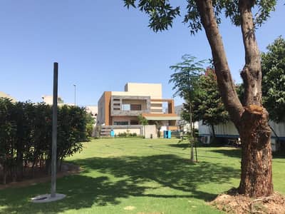 1 Kanal House Prime Location