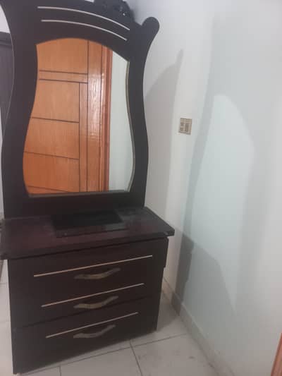 dressing table and orginal interwood table